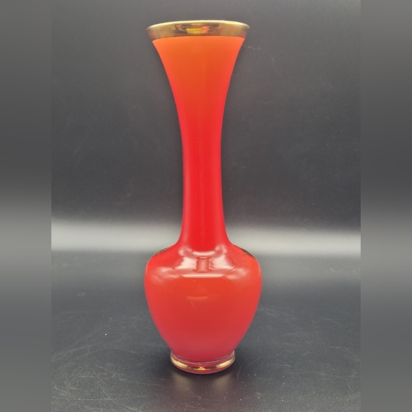 Norcrest Japan Red Vase With White Roses And Gold Details - Picture 5 of 9